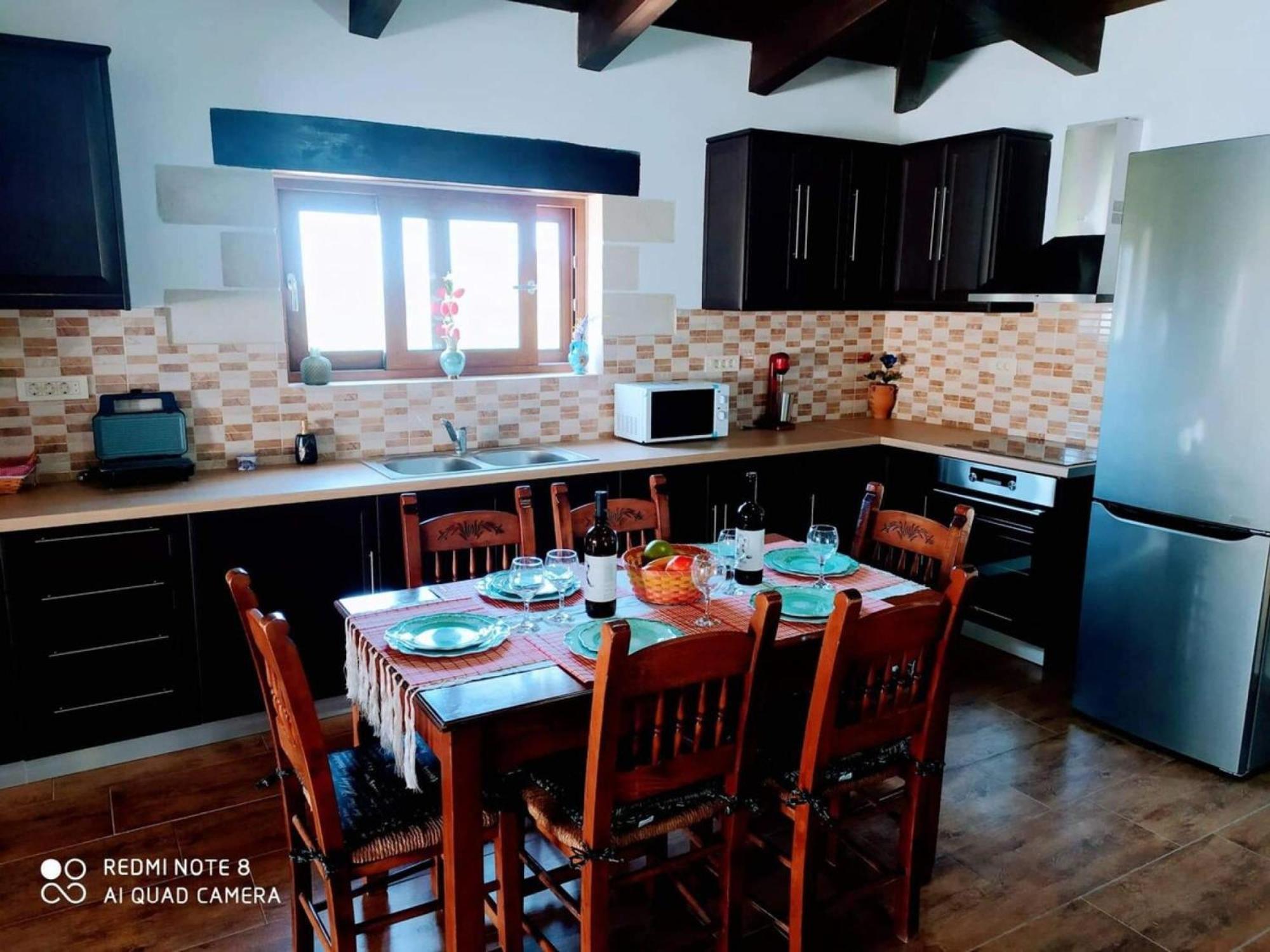 Traditional Villa In Pemonia Ngoại thất bức ảnh